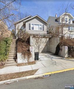 135 E Fort Lee Rd, Bogota, NJ, 07603