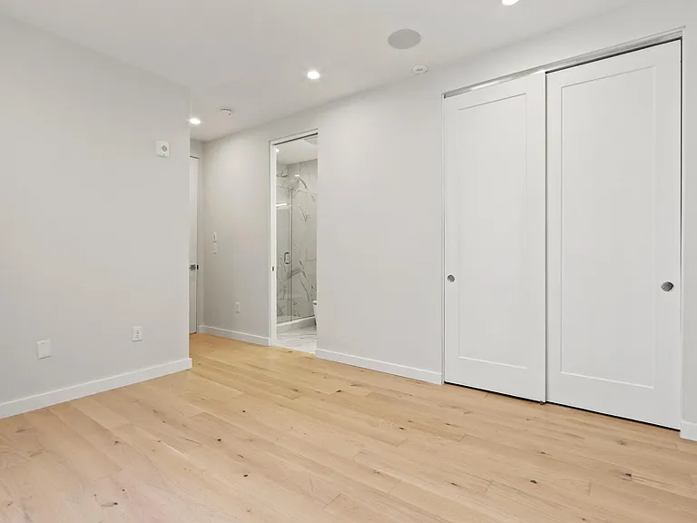 340 W 2nd St #17 — Photo 12