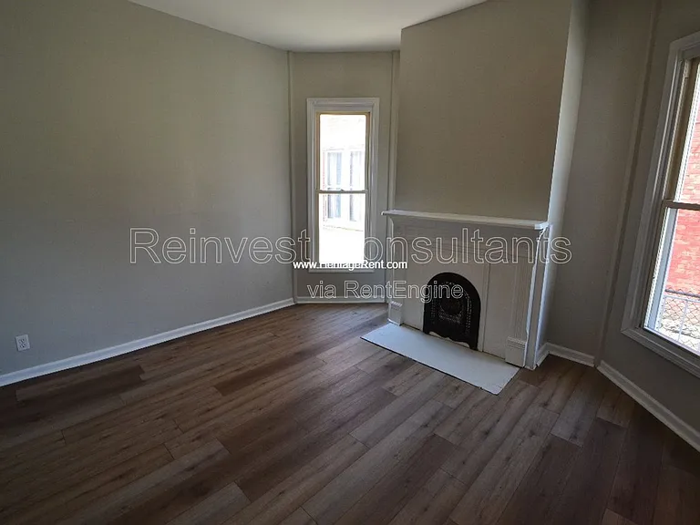 239 Forest Ave — Photo 3