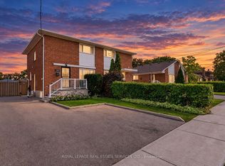 1192 Flagship Dr, Mississauga, ON L4Y2K1