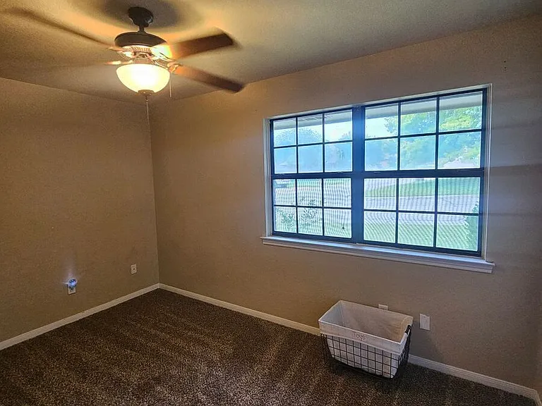 700 Racquet Ct — Photo 13