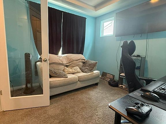 3rd image of 546 Lake Village Ave