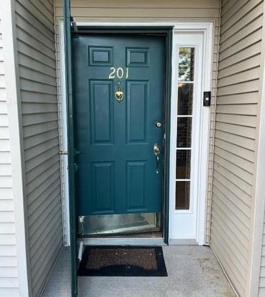 2nd image of 201 Cambridge Ct #H101
