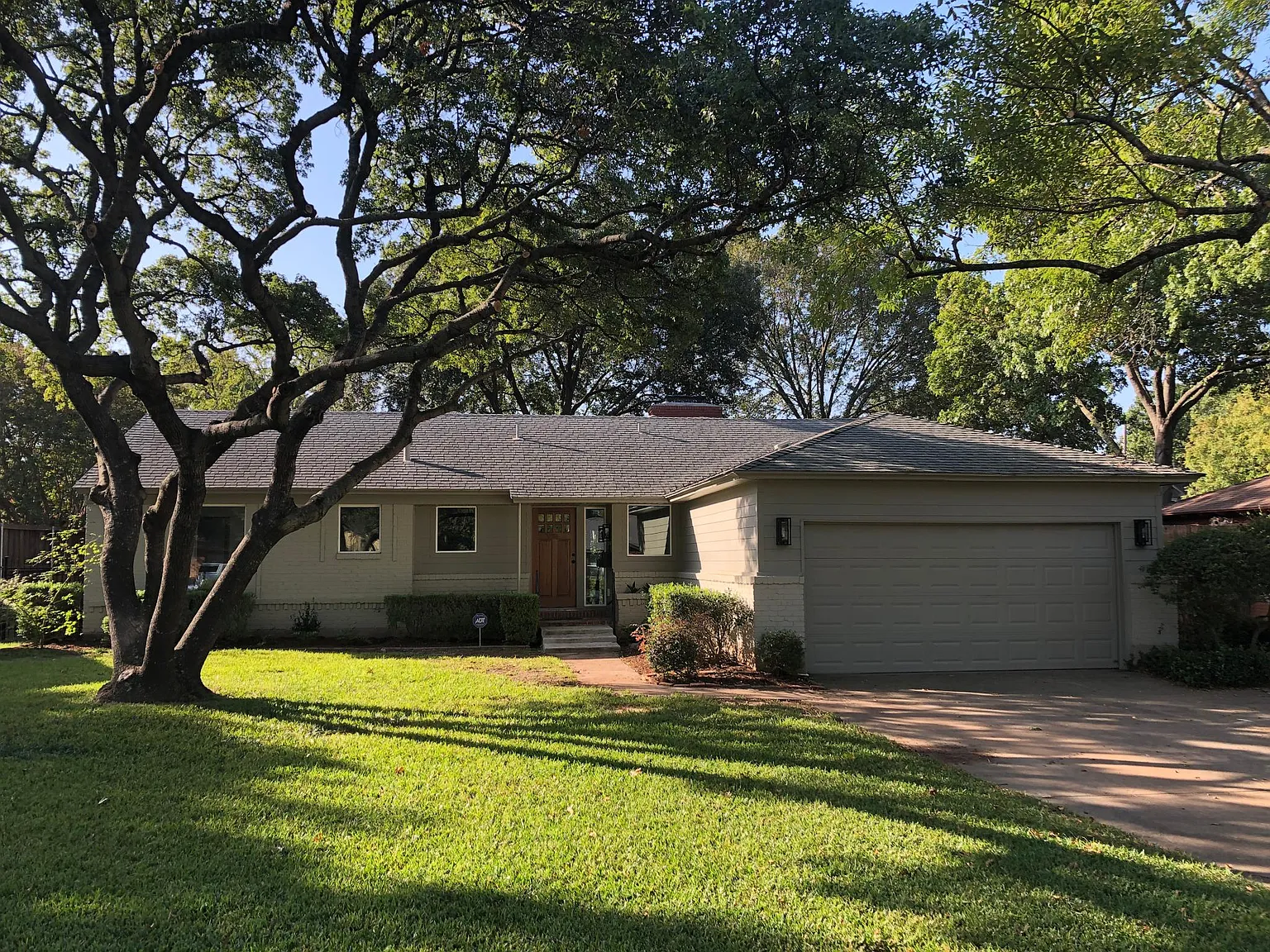 3 bed, 1878 sqft, $4,200 — Photo 1