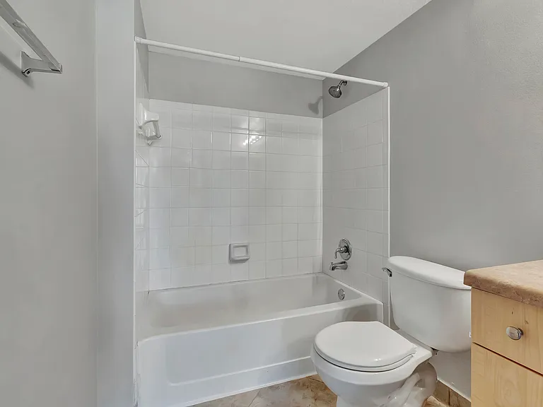 116 Villa Cir #116 — Photo 26