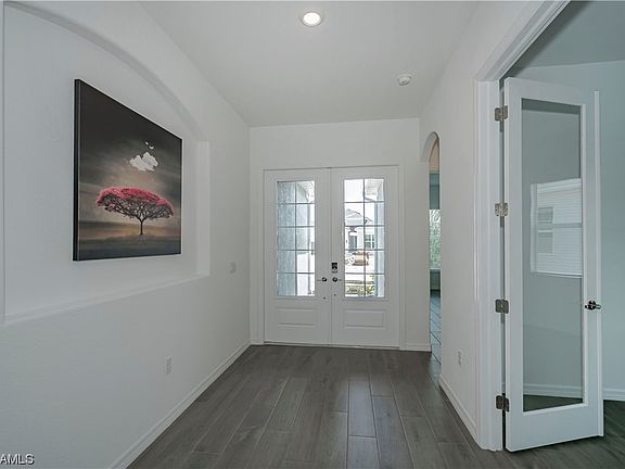 3rd image of 25090 Longmeadow Dr