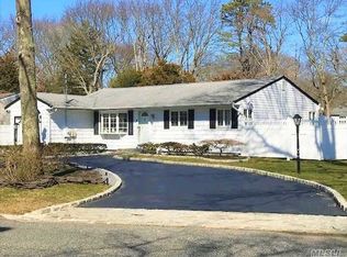 319 Peconic St, Ronkonkoma, NY 11779
