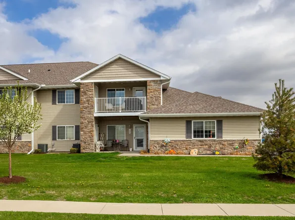 440 E Franklin St #204, Eldridge, IA 52748