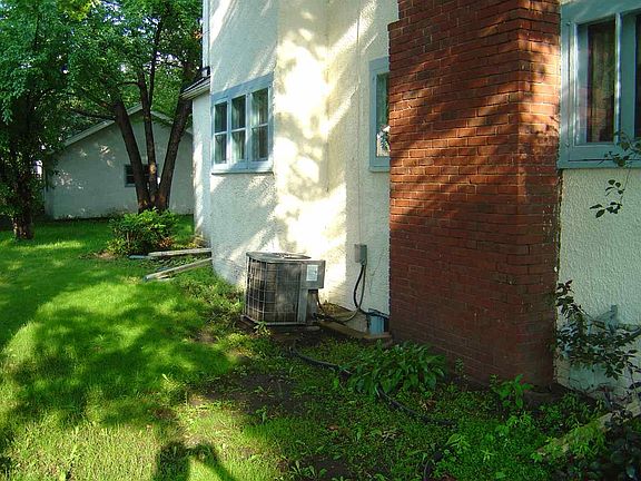 2nd image of 1415 Grant Ave