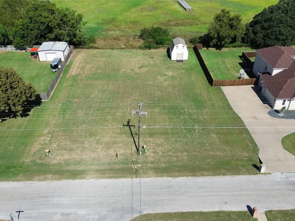 3201 Walnut Creek Pkwy, Granbury, TX 76049