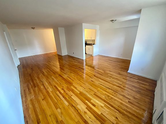 4th image of 4 Barker Ave #5M
