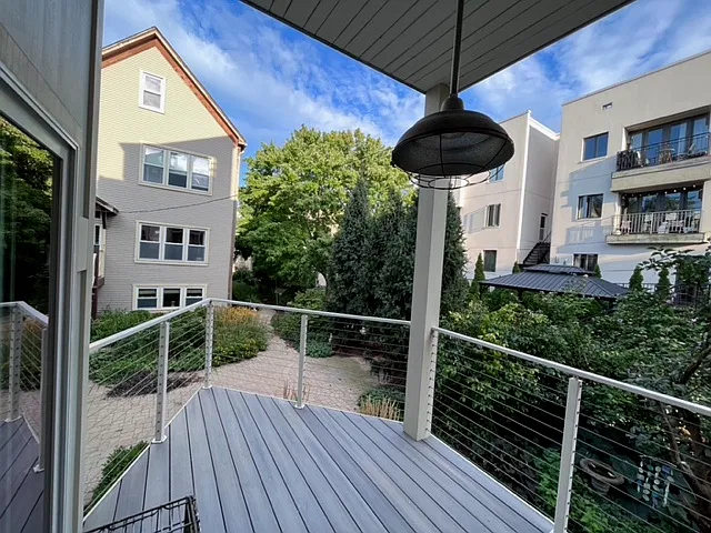 2111 N Kedzie Blvd #1F