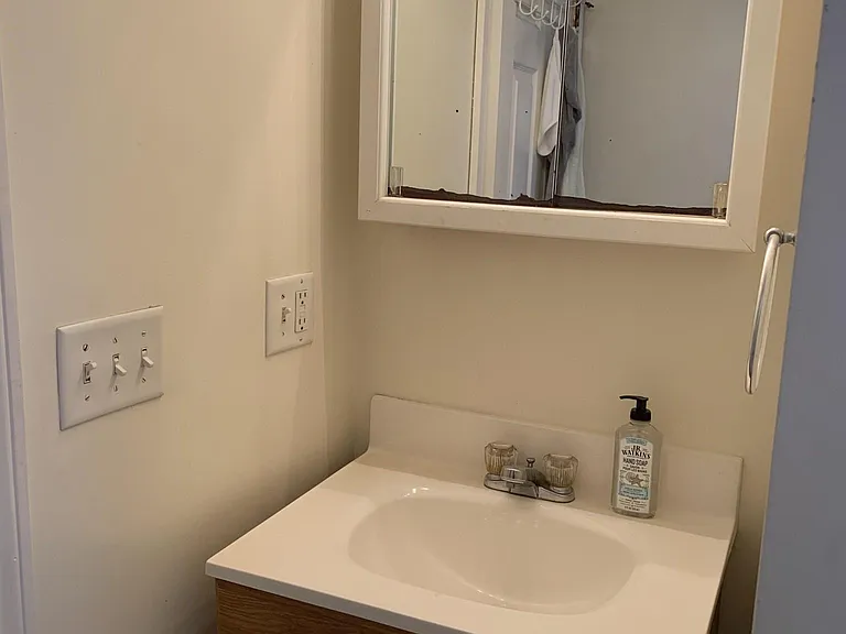 429 Hanover St #4F — Photo 16