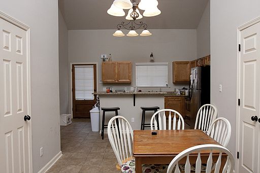 4th image of 207 Sweet Bay Dr