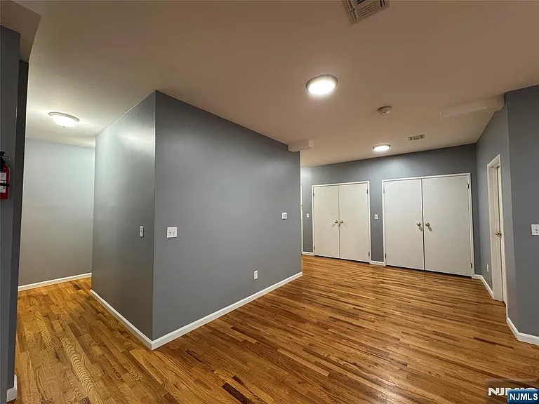 610 Devon St — Photo 15