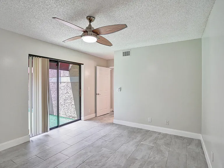 4260 Village Dr #D — Photo 18