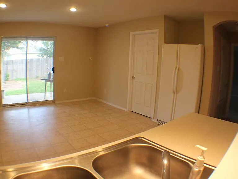 12321 Kilmartin Ln — Photo 13