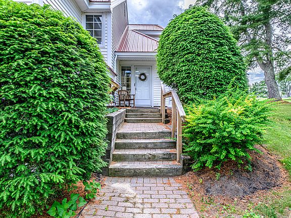 5th image of 19 Muirfield Drive #19