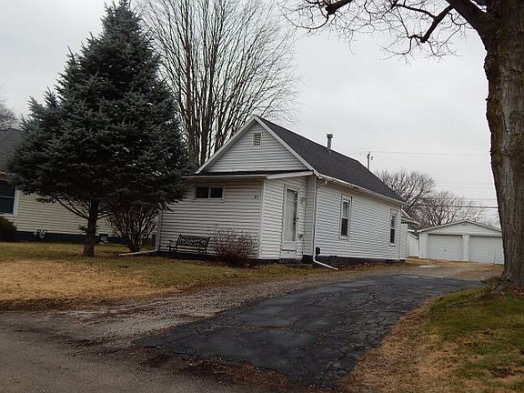 2nd image of 411 Brentwood St
