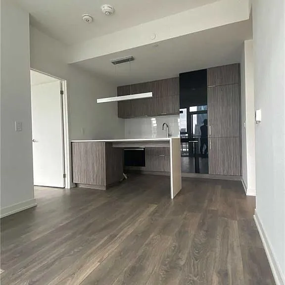 20 Richardson St N #2107 — Photo 3