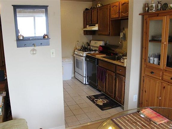 5th image of 961 Ridgeview Court