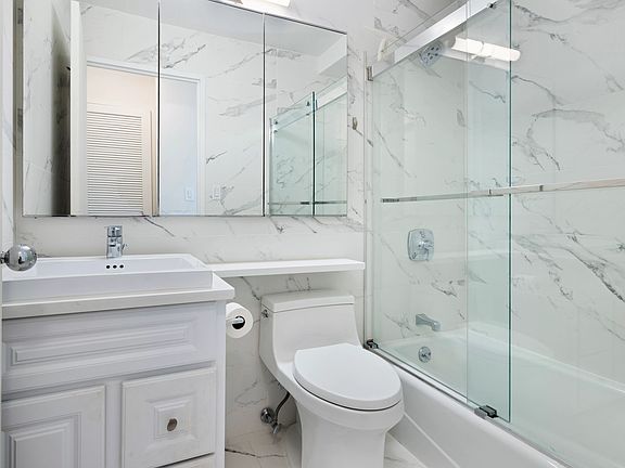 5th image of 171 E 84th St APT 18A