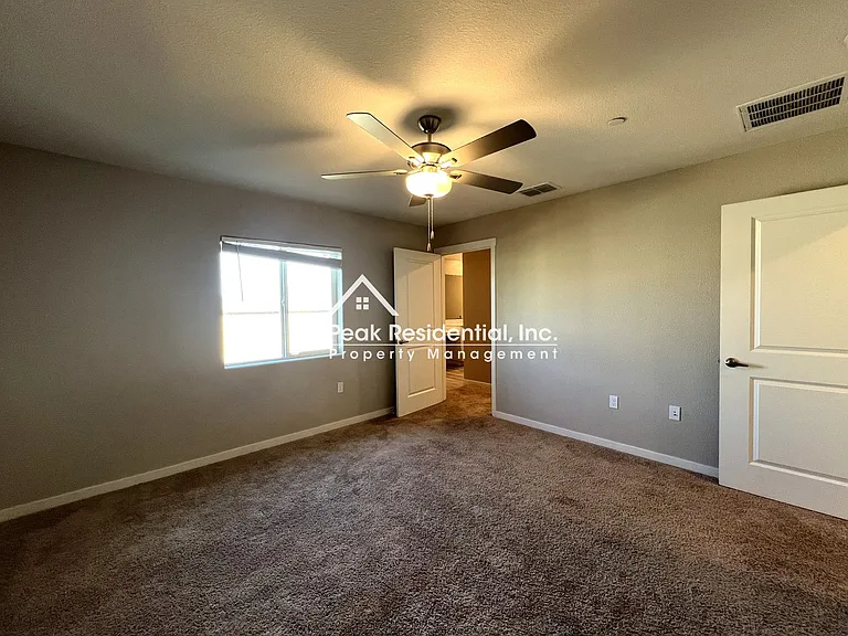 2808 Bedell St — Photo 17