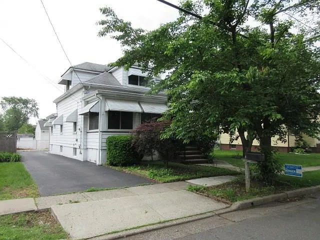 408 Plainfield Ave photo 1