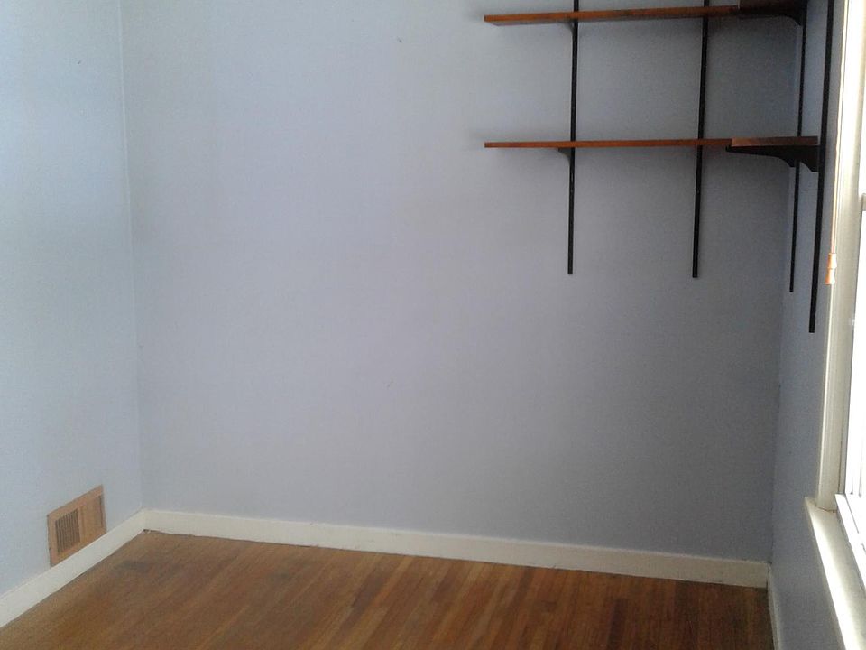 1st image of 18 Primrose Dr