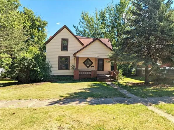 509 Utah St, Hiawatha, KS 66434