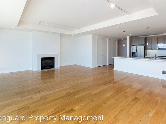 4th image of 550 18th St APT 208