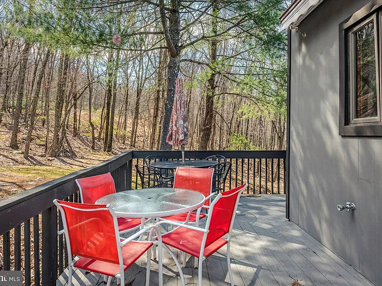 31 Middle Village Way — Photo 5