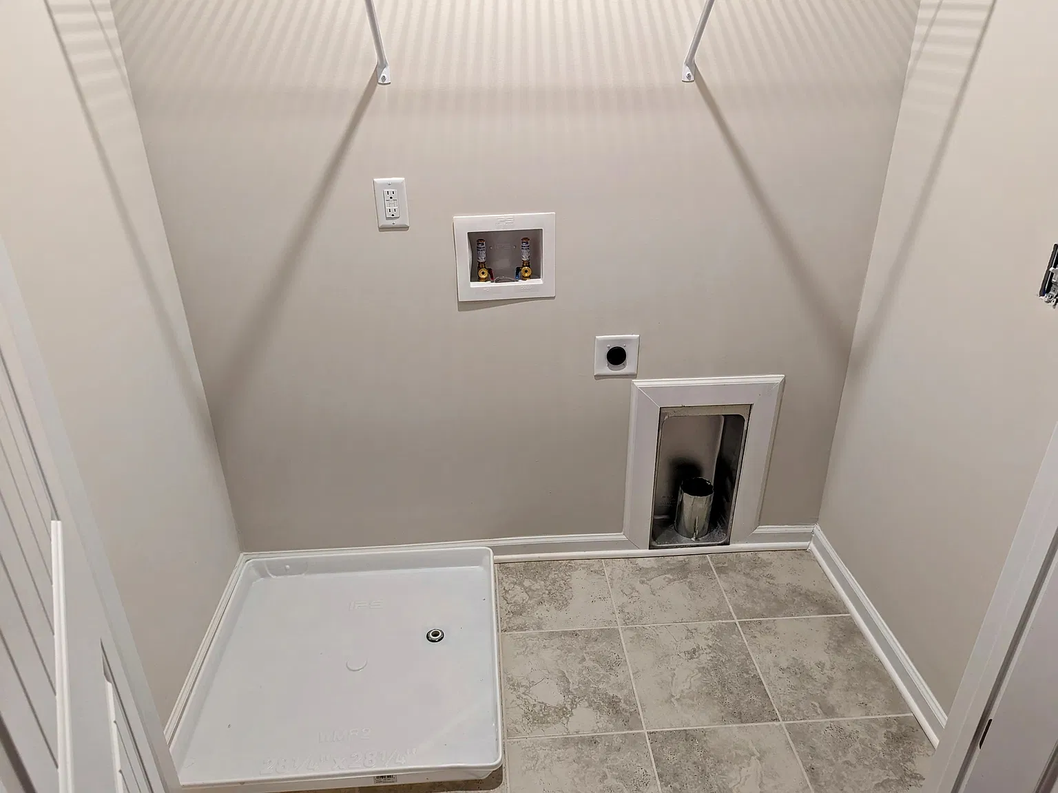 534 Medwyk Drive - 534 — Photo 3
