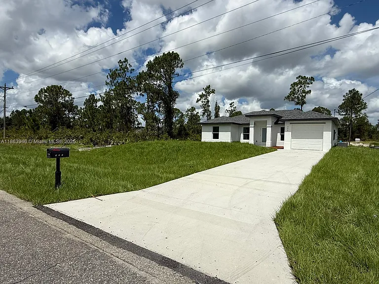 322 McArthur Blvd — Photo 2
