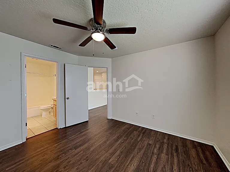 16557 Alegre Way — Photo 8