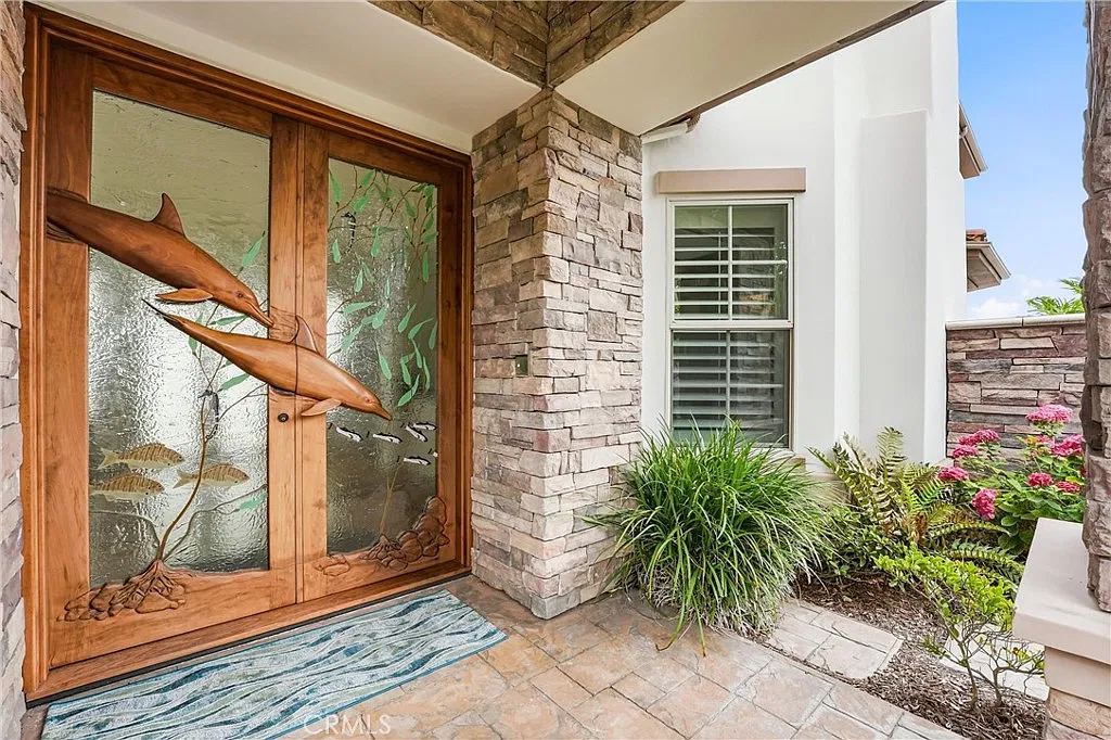4 bed, 4.5 bath, 4440 sqft, $16,000 — Photo 4