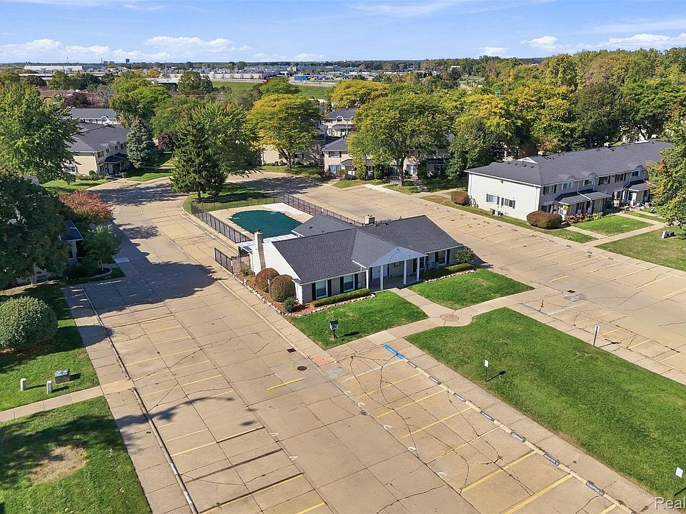 8673 Winchester Dr, photo 30