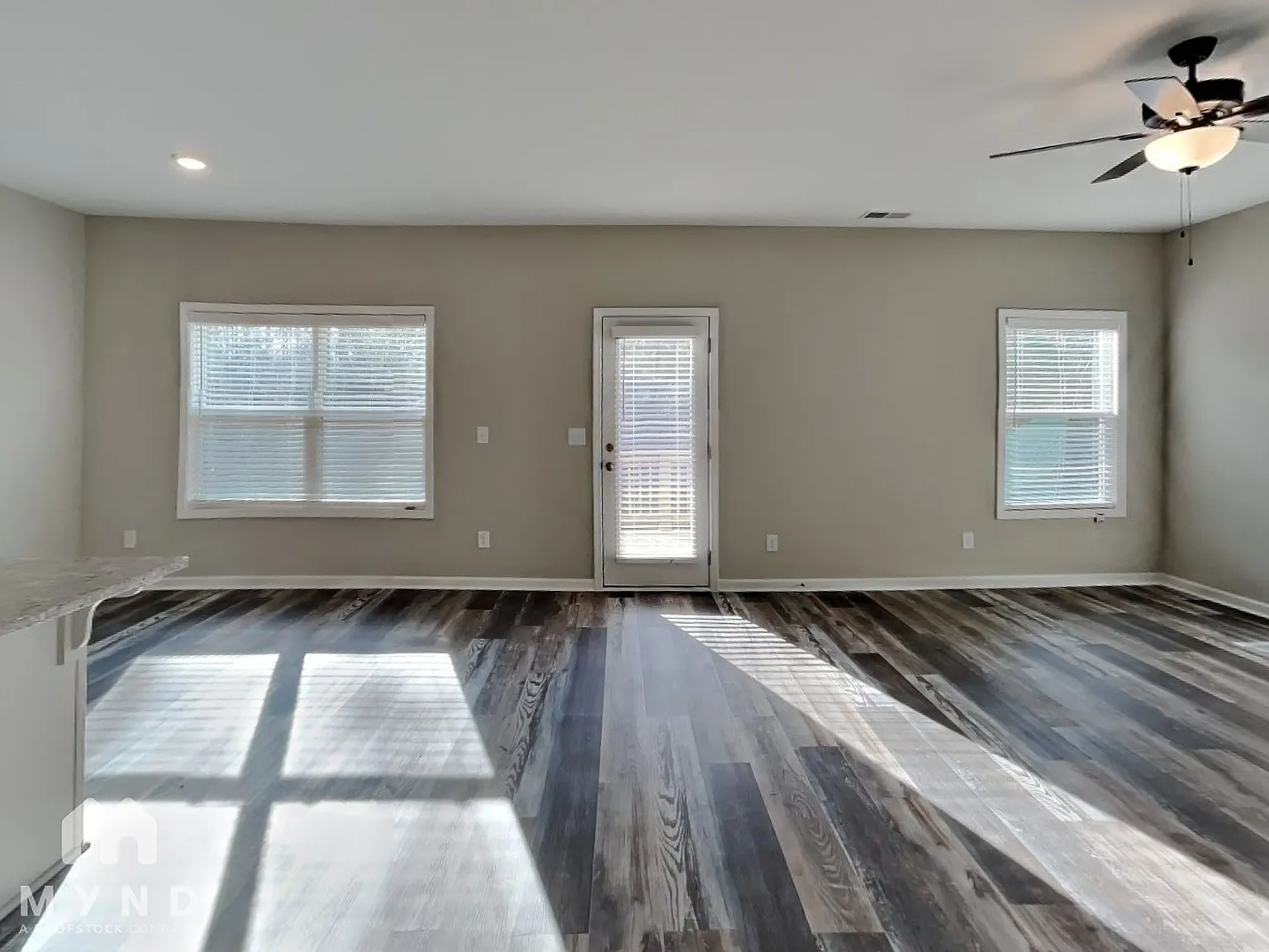 4 bed, 2.5 bath, 2185 sqft, $2,075 — Photo 2