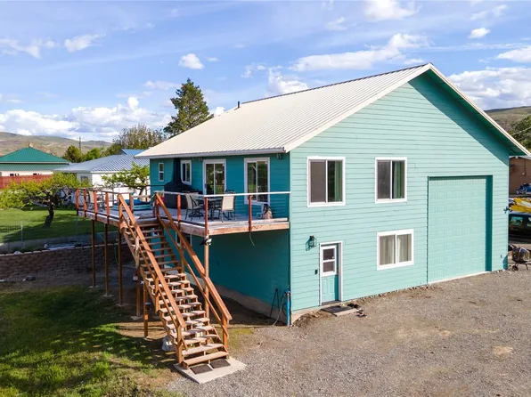 215 14th Street, Bridgeport, WA 98813