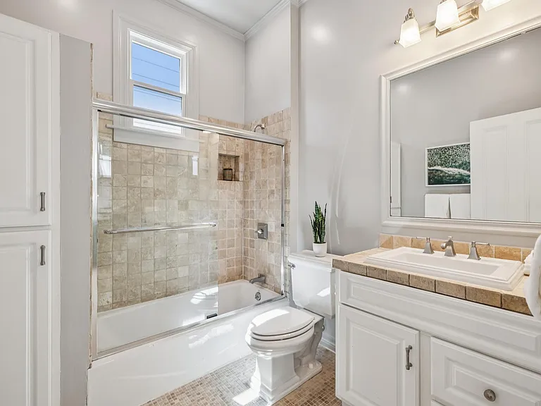 2718 Pine St — Photo 33