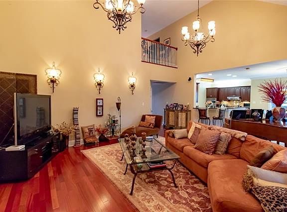 5th image of 5632 Catina St