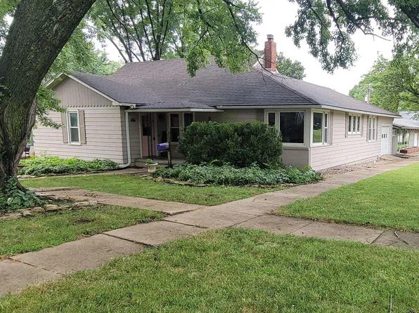 425 Kansas Ave, Holton, KS 66436