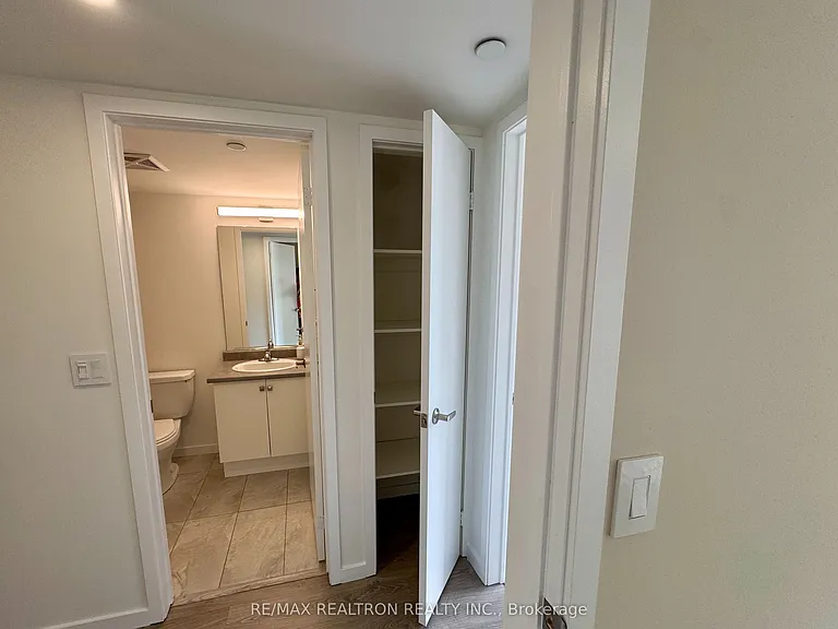100 Alex Gardner Cir #5 — Photo 23