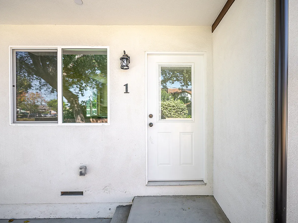 3 bed, 2.5 bath, 1300 sqft, $3,900 — Photo 2