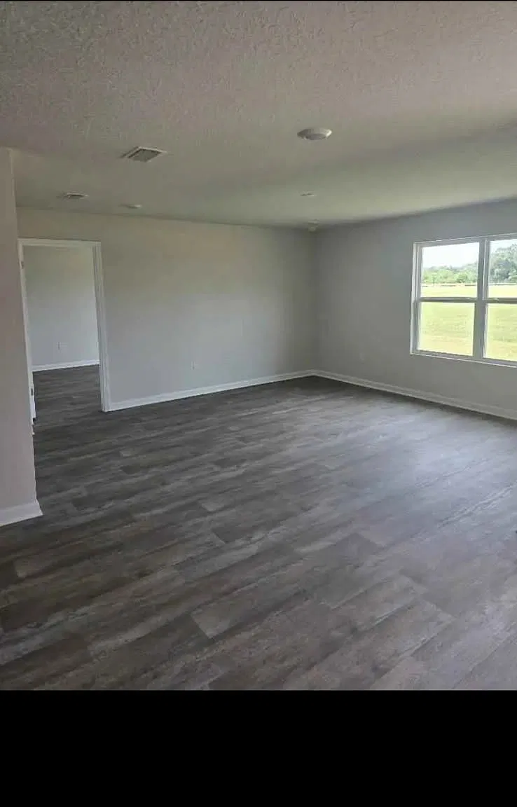 4 bed, 2.0 bath, 1806 sqft, $2,150 — Photo 4