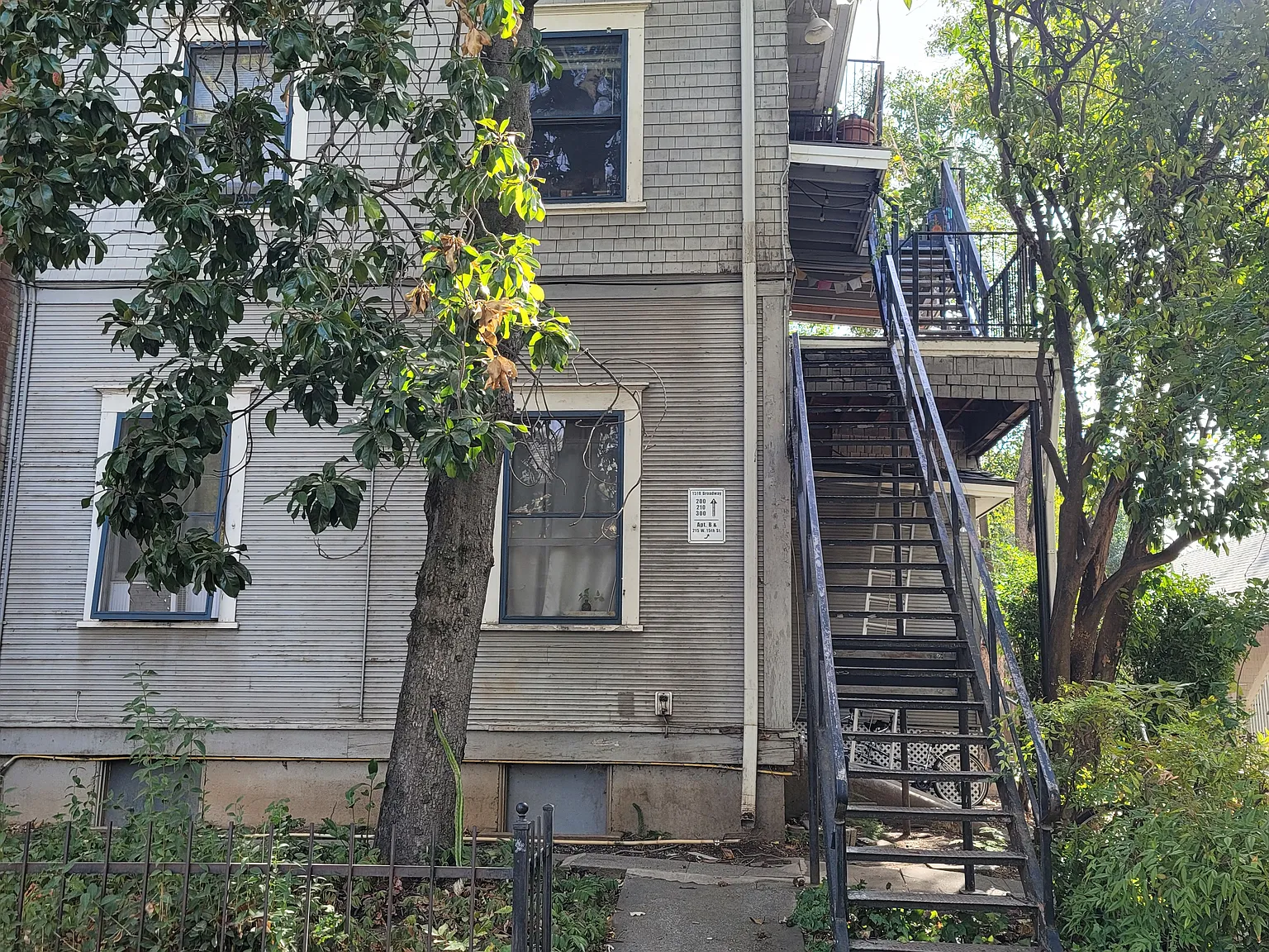 2 bed, $1,325 — Photo 1