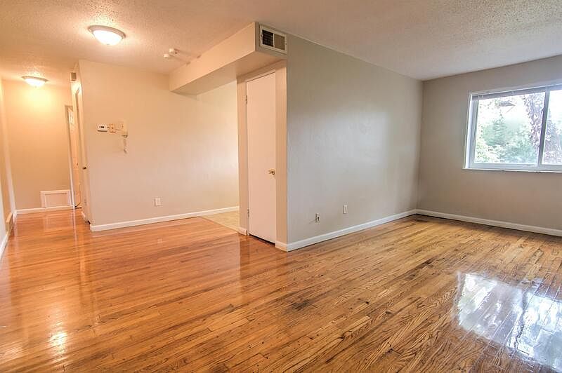 1st image of 3510 Russell Blvd APT 4