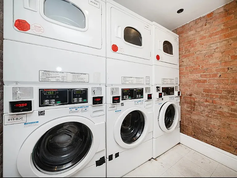 116 E 19th St #4 — Photo 7