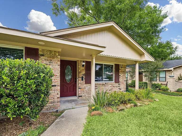 1607 Willowby Dr — Photo 18