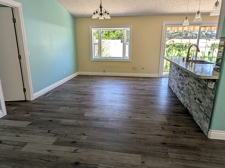 11604 N Ventura Ave — Photo 3